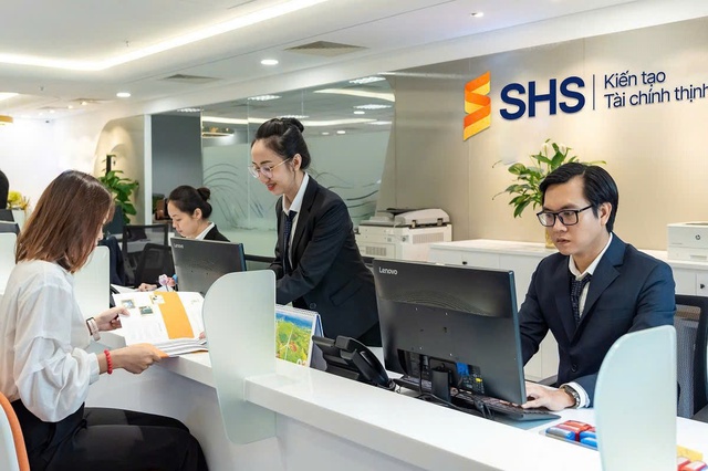SHS sắp tăng vốn điều lệ gấp đôi, xếp thứ ba toàn ngành- Ảnh 1. SHS sắp tăng vốn điều lệ gấp đôi, xếp thứ ba toàn ngành- Ảnh 1.