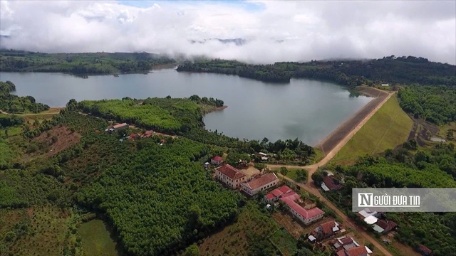 Hồ A - Thủy điện Vĩnh Sơn nằm trong không gian du lịch sinh thái, trải nghiệm ở xã Vĩnh Sơn, huyện Vĩnh Thạnh. Ảnh: Xuân Dũng