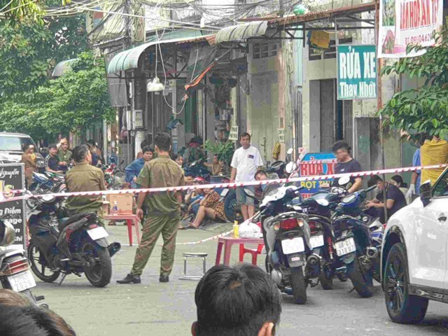 Công an vào cuộc điều tra vụ nam thanh niên tử vong trước cửa phòng trọ- Ảnh 2.