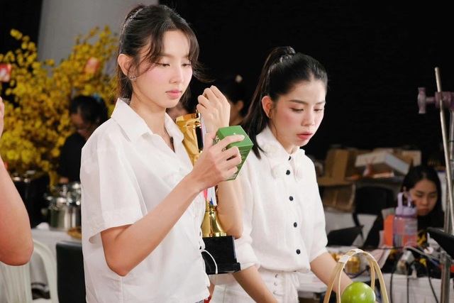 Hoa hậu Thuỳ Tiên lên tiếng vụ lùm xùm kẹo rau củ- Ảnh 1. Hoa hậu Thuỳ Tiên lên tiếng vụ lùm xùm kẹo rau củ- Ảnh 1.