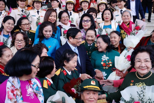 Lịch sử dân tộc gắn liền với dấu ấn sáng ngời của phụ nữ Việt Nam anh hùng- Ảnh 3. Lịch sử dân tộc gắn liền với dấu ấn sáng ngời của phụ nữ Việt Nam anh hùng- Ảnh 3.