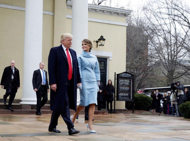 Đệ nhất phu nhân Melania Trump thay đổi phong cách khi trở lại Nhà Trắng- Ảnh 8. Đệ nhất phu nhân Melania Trump thay đổi phong cách khi trở lại Nhà Trắng- Ảnh 8.