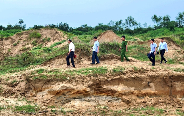 Khai thác cát trái phép, giám đốc và 11 thuộc cấp bị khởi tố- Ảnh 2. Khai thác cát trái phép, giám đốc và 11 thuộc cấp bị khởi tố- Ảnh 2.
