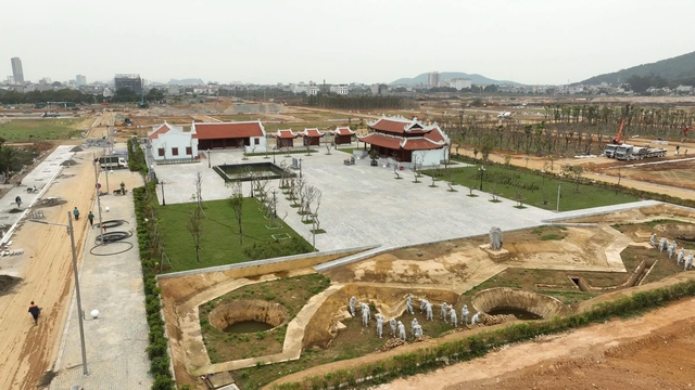 Phỏng dựng công trường đắp đê sông Mã, nơi B52 dội bom khiến 64 cô trò hi sinh- Ảnh 1. Phỏng dựng công trường đắp đê sông Mã, nơi B52 dội bom khiến 64 cô trò hi sinh- Ảnh 1.