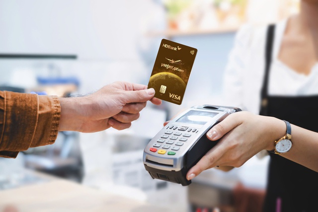 Đón Xuân 2025 đủ đầy - Thẻ HDBank trao tay lộc thắm- Ảnh 1. Đón Xuân 2025 đủ đầy - Thẻ HDBank trao tay lộc thắm- Ảnh 1.