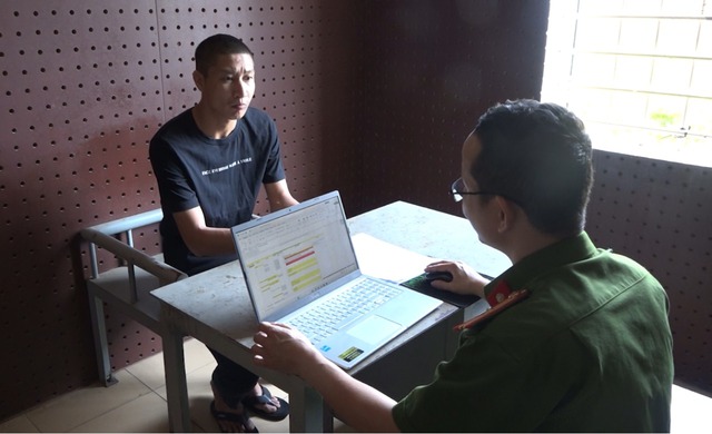 Bắt tạm giam 11 đối tượng trong đường dây cá độ bóng đá 300 tỷ đồng- Ảnh 1. Bắt tạm giam 11 đối tượng trong đường dây cá độ bóng đá 300 tỷ đồng- Ảnh 1.