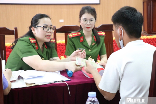 Niềm hạnh phúc vỡ òa và lời hứa của phạm nhân được đặc xá- Ảnh 2. Niềm hạnh phúc vỡ òa và lời hứa của phạm nhân được đặc xá- Ảnh 2.