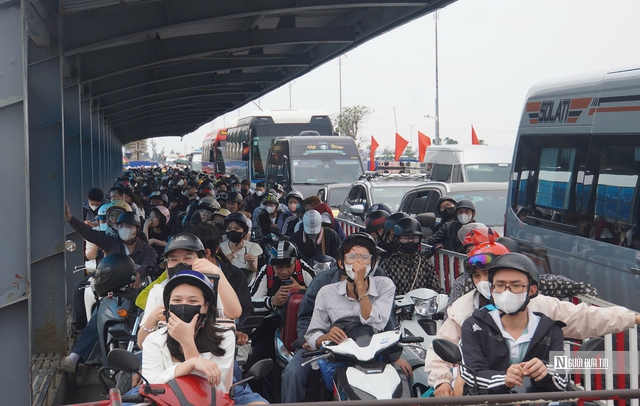 Khu du lịch Cát Bà đón hơn 50.000 lượt du khách trong 2 ngày đầu nghỉ lễ 30/4 - 1/5- Ảnh 2. Khu du lịch Cát Bà đón hơn 50.000 lượt du khách trong 2 ngày đầu nghỉ lễ 30/4 - 1/5- Ảnh 2.