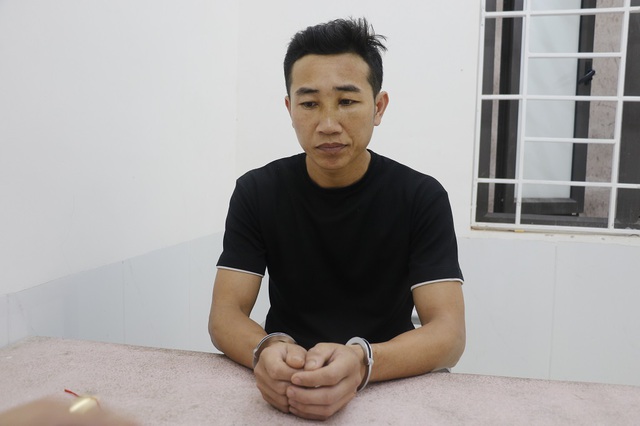Hé lộ nguyên nhân khiến nam phụ huynh tấn công cô giáo, kéo ra giữa mưa- Ảnh 2. Hé lộ nguyên nhân khiến nam phụ huynh tấn công cô giáo, kéo ra giữa mưa- Ảnh 2.
