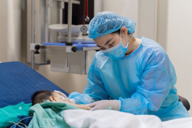 Vinmec ghép gan thành công cho bệnh nhi 8 tháng tuổi từ người hiến chết não- Ảnh 4. Vinmec ghép gan thành công cho bệnh nhi 8 tháng tuổi từ người hiến chết não- Ảnh 4.