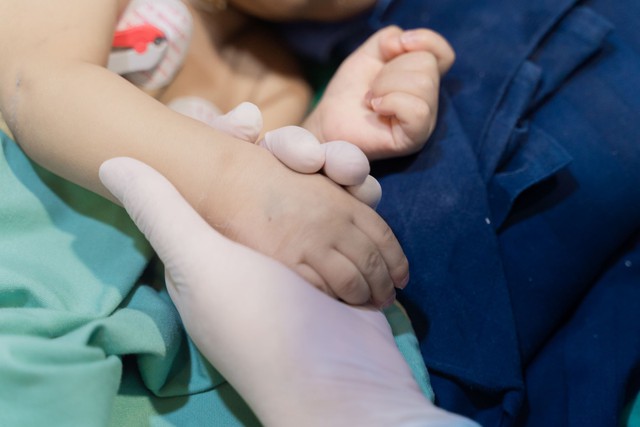 Vinmec ghép gan thành công cho bệnh nhi 8 tháng tuổi từ người hiến chết não- Ảnh 5. Vinmec ghép gan thành công cho bệnh nhi 8 tháng tuổi từ người hiến chết não- Ảnh 5.