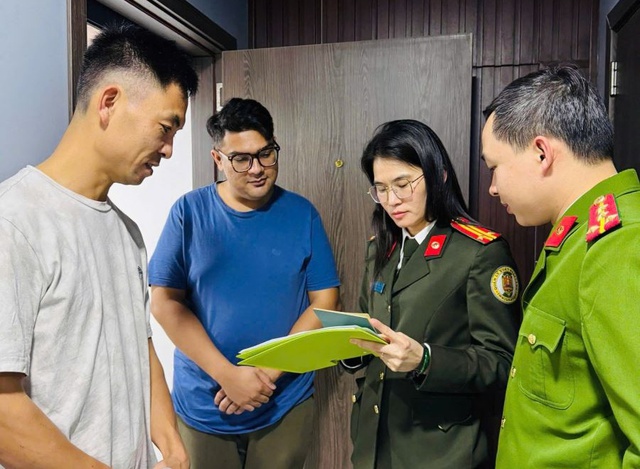 Cảnh giác thủ đoạn đưa người nước ngoài nhập cảnh rồi ở lại trái phép- Ảnh 1. Cảnh giác thủ đoạn đưa người nước ngoài nhập cảnh rồi ở lại trái phép- Ảnh 1.
