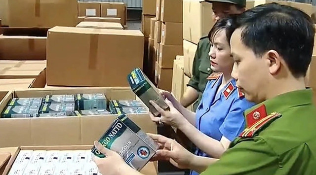 “Điểm yếu chí mạng” trong kiểm soát thực phẩm chức năng giả- Ảnh 1. “Điểm yếu chí mạng” trong kiểm soát thực phẩm chức năng giả- Ảnh 1.