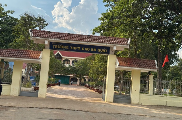 Diễn biến mới vụ nhiều học sinh lớp 12 xin nghỉ học, bảo lưu kết quả- Ảnh 3. Diễn biến mới vụ nhiều học sinh lớp 12 xin nghỉ học, bảo lưu kết quả- Ảnh 3.