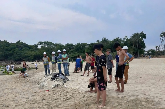 Đà Nẵng: Thương tâm hai anh em họ đuối nước tử vong khi tắm biển Nam Ô- Ảnh 2. Đà Nẵng: Thương tâm hai anh em họ đuối nước tử vong khi tắm biển Nam Ô- Ảnh 2.