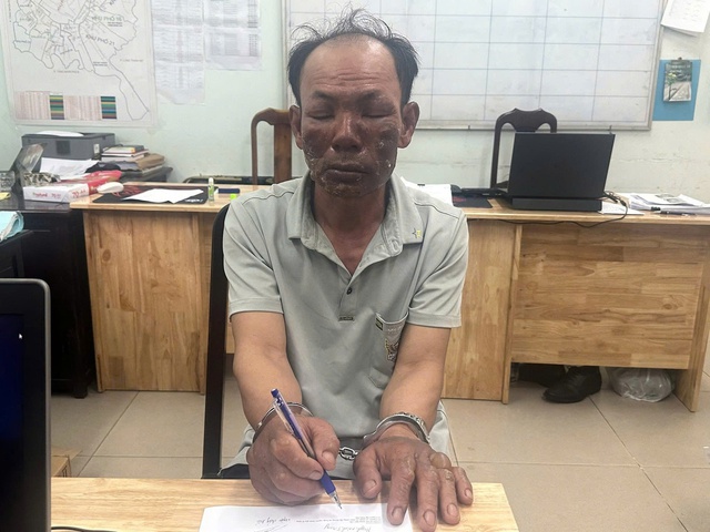 Tp.HCM: Bắt giữ nghi can phóng hỏa nhà trọ khiến 3 người tử vong- Ảnh 1. Tp.HCM: Bắt giữ nghi can phóng hỏa nhà trọ khiến 3 người tử vong- Ảnh 1.