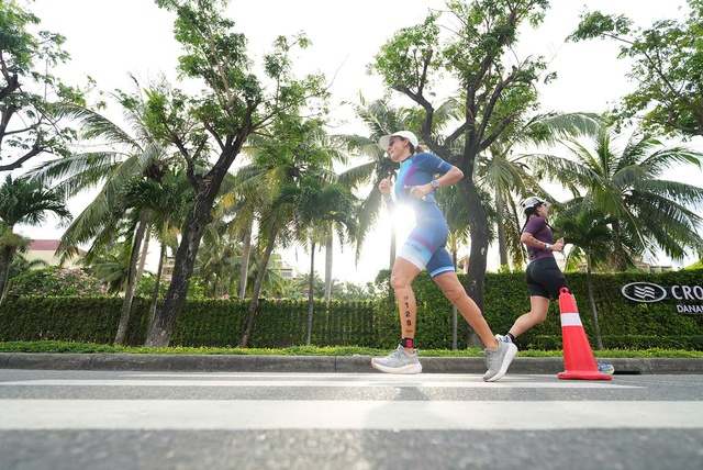 IRONMAN 70.3 Đà Nẵng là sự kiện nằm trong hệ thống giải ba môn phối hợp toàn cầu, do Tập đoàn Sunrise Events Việt Nam tổ chức dưới sự hỗ trợ của UBND thành phố Đà Nẵng. IRONMAN 70.3 Đà Nẵng là sự kiện nằm trong hệ thống giải ba môn phối hợp toàn cầu, do Tập đoàn Sunrise Events Việt Nam tổ chức dưới sự hỗ trợ của UBND thành phố Đà Nẵng.