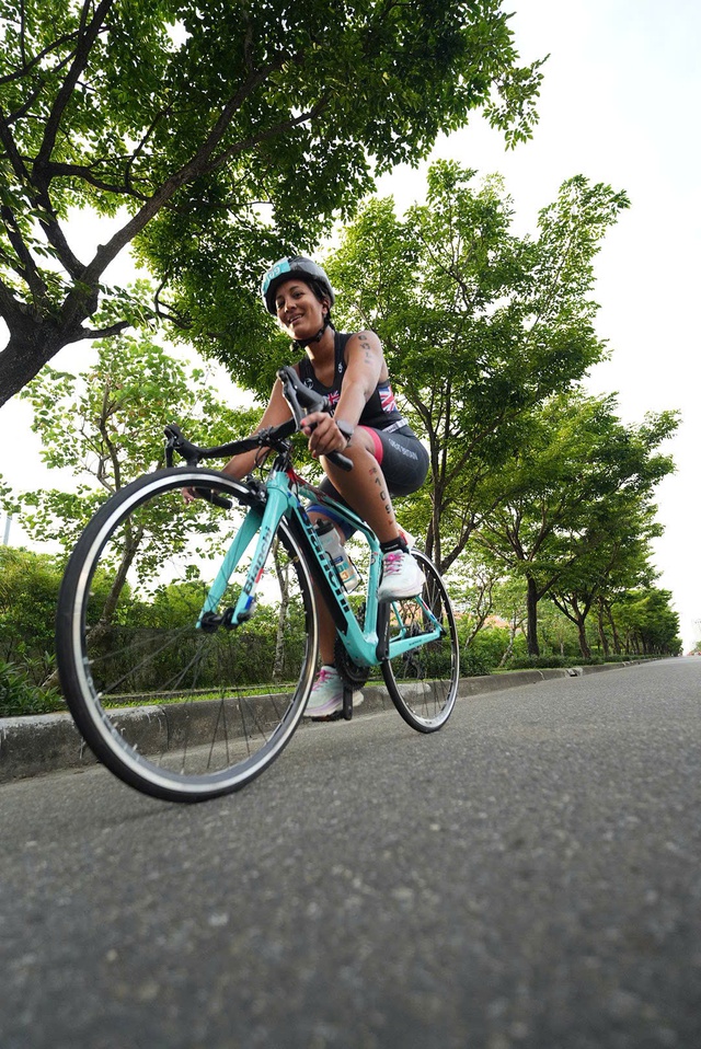2 nữ vận động viên Việt làm nên kỳ tích tại IRONMAN 70.3 Đà Nẵng 2025- Ảnh 5. 2 nữ vận động viên Việt làm nên kỳ tích tại IRONMAN 70.3 Đà Nẵng 2025- Ảnh 5.