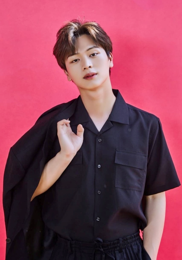 Thiếu gia sinh ra đã "ngậm thìa kim cương" vào showbiz vì lý do lạ đời- Ảnh 1. Thiếu gia sinh ra đã "ngậm thìa kim cương" vào showbiz vì lý do lạ đời- Ảnh 1.