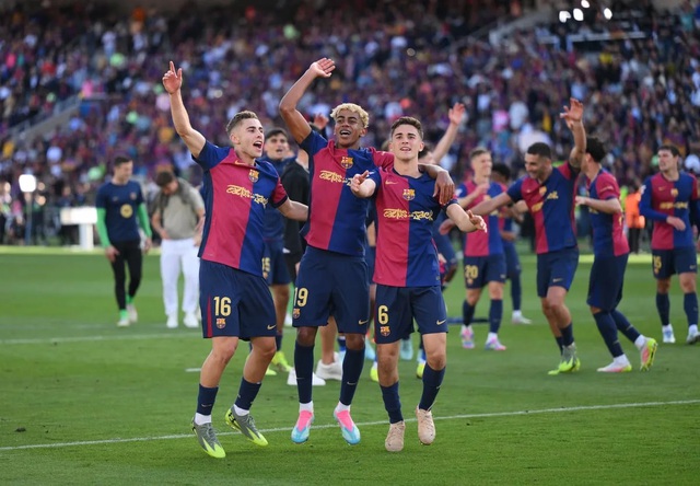 Barcelona tiến gần chức vô địch La Liga sau chiến thắng kịch tính trước Real Madrid. (Ảnh: Getty Images)