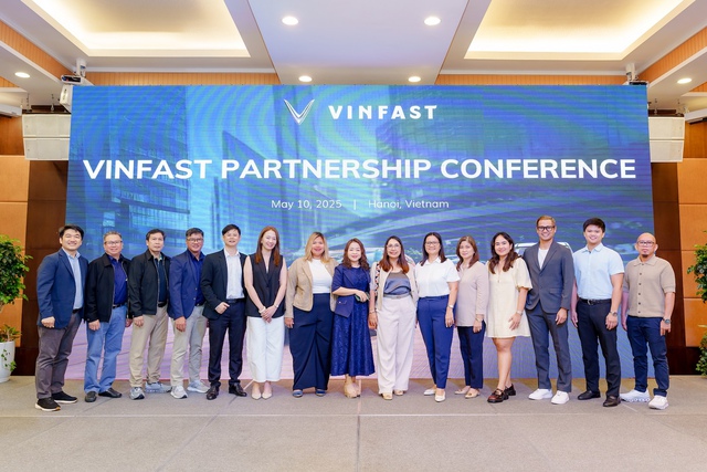 VinFast bắt tay 4 đối tác Philippines, mạnh mẽ mở rộng mạng lưới xưởng dịch vụ- Ảnh 1. VinFast bắt tay 4 đối tác Philippines, mạnh mẽ mở rộng mạng lưới xưởng dịch vụ- Ảnh 1.