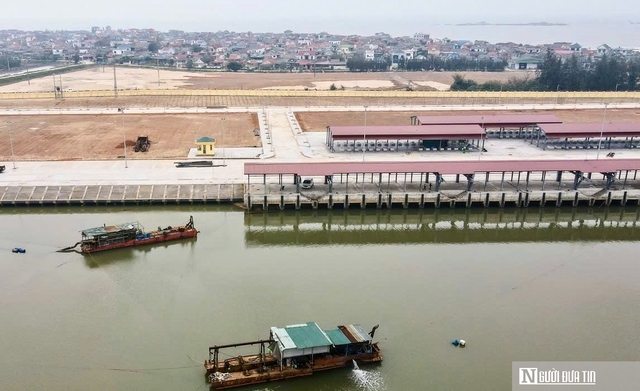 Cảng cá hiện đại bậc nhất miền Trung - đòn bẩy phát triển kinh tế biển tại Hà Tĩnh- Ảnh 2. Cảng cá hiện đại bậc nhất miền Trung - đòn bẩy phát triển kinh tế biển tại Hà Tĩnh- Ảnh 2.