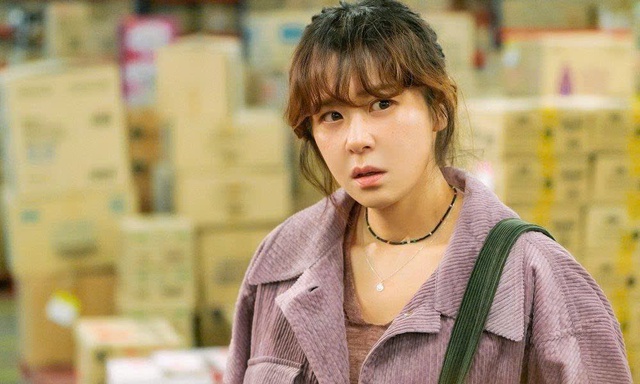 Lý do gì khiến minh tinh hạng A lựa chọn rời xa showbiz, đi làm công nhân vệ sinh, rửa bát thuê?- Ảnh 1. Lý do gì khiến minh tinh hạng A lựa chọn rời xa showbiz, đi làm công nhân vệ sinh, rửa bát thuê?- Ảnh 1.