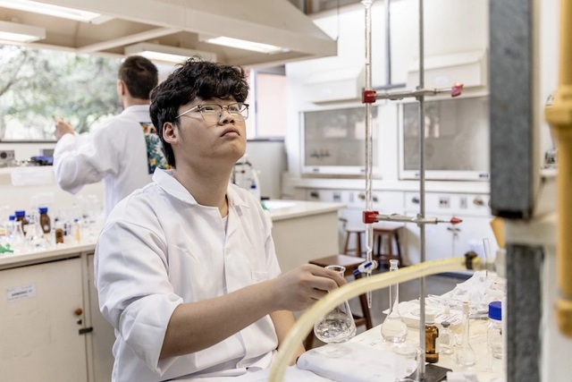 Học sinh Việt Nam giành huy chương vàng, bạc kỳ thi hóa học Học sinh Việt Nam giành huy chương vàng, bạc kỳ thi hóa học