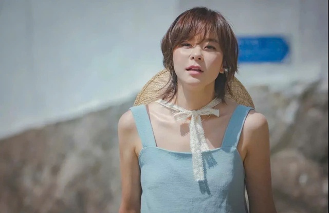 Lý do gì khiến minh tinh hạng A lựa chọn rời xa showbiz, đi làm công nhân vệ sinh, rửa bát thuê?- Ảnh 2. Lý do gì khiến minh tinh hạng A lựa chọn rời xa showbiz, đi làm công nhân vệ sinh, rửa bát thuê?- Ảnh 2.