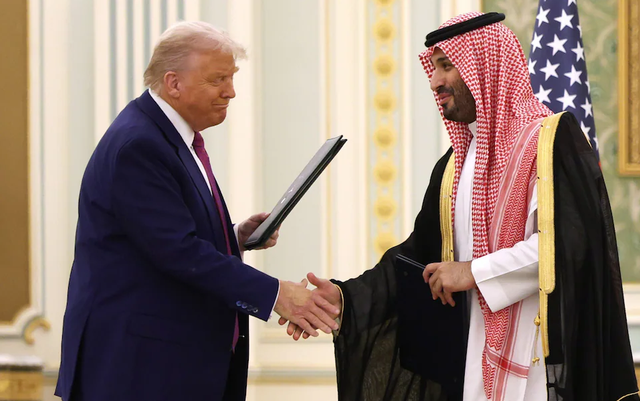 Tổng thống Trump thăm Ả Rập Xê-út: Chuyến đi của những điều đặc biệt- Ảnh 1. Tổng thống Trump thăm Ả Rập Xê-út: Chuyến đi của những điều đặc biệt- Ảnh 1.