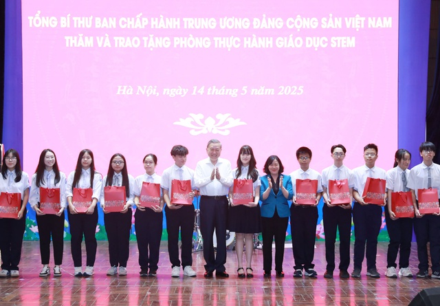 Chuyến đi khảo sát thực tế của Tổng Bí thư với ngành giáo dục Thủ đô- Ảnh 3. Chuyến đi khảo sát thực tế của Tổng Bí thư với ngành giáo dục Thủ đô- Ảnh 3.
