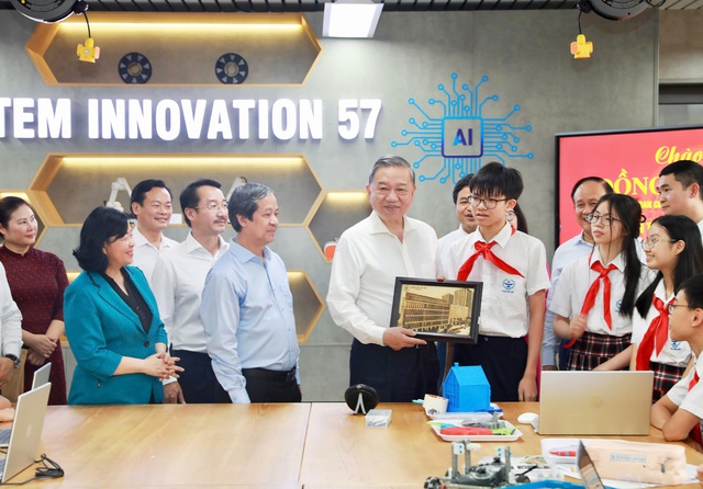 Chuyến đi khảo sát thực tế của Tổng Bí thư với ngành giáo dục Thủ đô- Ảnh 2. Chuyến đi khảo sát thực tế của Tổng Bí thư với ngành giáo dục Thủ đô- Ảnh 2.