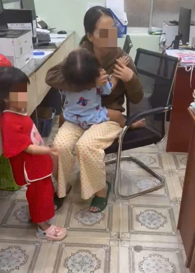 Tạm dừng hoạt động cơ sở giữ trẻ sau vụ bé gái bị chấn thương "vùng kín"- Ảnh 2. Tạm dừng hoạt động cơ sở giữ trẻ sau vụ bé gái bị chấn thương "vùng kín"- Ảnh 2.