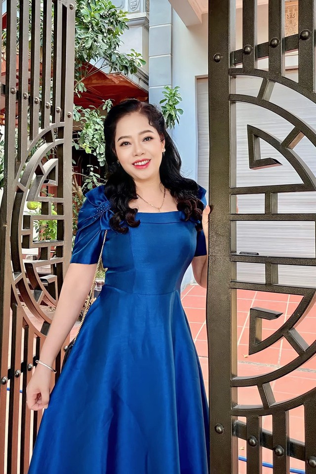 Nữ NSND luôn tự hào nhận "mình là gái quê", tuổi 58 "lên chức" vẫn giữ nét trẻ trung, năng động- Ảnh 1. Nữ NSND luôn tự hào nhận "mình là gái quê", tuổi 58 "lên chức" vẫn giữ nét trẻ trung, năng động- Ảnh 1.