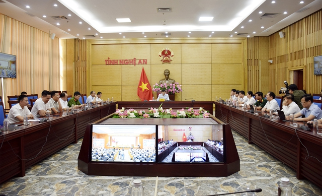 Nghệ An: Gỡ "nút thắt" để tạo đột phá trong chuyển đổi số và phát triển khoa học công nghệ- Ảnh 1. Nghệ An: Gỡ "nút thắt" để tạo đột phá trong chuyển đổi số và phát triển khoa học công nghệ- Ảnh 1.