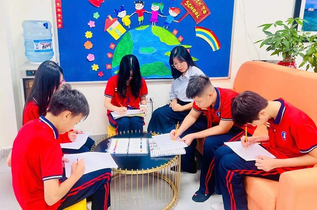 Nhóm ngành khó bị thay thế bởi AI cho các sĩ tử theo khối KHXH lựa chọn