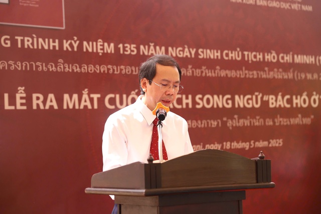 Sách song ngữ “Bác Hồ ở Thái Lan": Dấu ấn lịch sử, thắt chặt tình hữu nghị Việt - Thái- Ảnh 1. Sách song ngữ “Bác Hồ ở Thái Lan": Dấu ấn lịch sử, thắt chặt tình hữu nghị Việt - Thái- Ảnh 1.