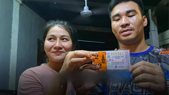 Người đàn ông trúng độc đắc 9,3 tỷ đồng nhờ biển số xe mới mua- Ảnh 1. Người đàn ông trúng độc đắc 9,3 tỷ đồng nhờ biển số xe mới mua- Ảnh 1.