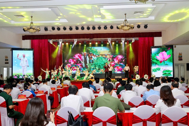 Phóng viên Tạp chí Đời sống & Pháp luật đạt giải báo chí về học tập và làm theo Bác- Ảnh 1. Phóng viên Tạp chí Đời sống & Pháp luật đạt giải báo chí về học tập và làm theo Bác- Ảnh 1.