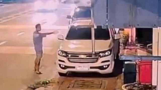 Nam nhân viên bị bắn vì ngoại tình với vợ chủ cửa hàng thịt dê- Ảnh 1. Nam nhân viên bị bắn vì ngoại tình với vợ chủ cửa hàng thịt dê- Ảnh 1.