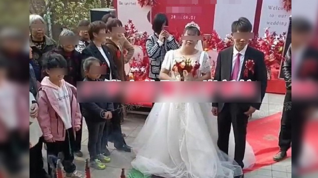 Cô gái 25 tuổi cưới chồng 60 tuổi, bố mẹ khóc như mưa khi đi đưa dâu- Ảnh 3. Cô gái 25 tuổi cưới chồng 60 tuổi, bố mẹ khóc như mưa khi đi đưa dâu- Ảnh 3.