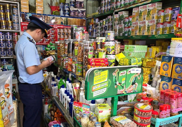 Đồng Nai mạnh tay dẹp loạn mỹ phẩm, thực phẩm kém chất lượng- Ảnh 2. Đồng Nai mạnh tay dẹp loạn mỹ phẩm, thực phẩm kém chất lượng- Ảnh 2.