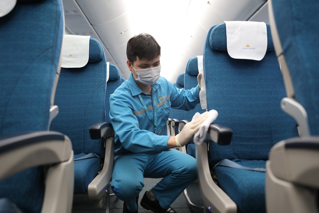 Vệ sinh máy bay là một trong những yếu tố quan trọng đối với trải nghiệm khách hàng. Vệ sinh máy bay là một trong những yếu tố quan trọng đối với trải nghiệm khách hàng.