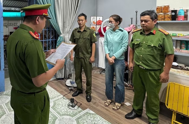 Thu 27 tỷ từ kinh doanh online nhưng không đóng thuế, người phụ nữ bị khởi tố- Ảnh 1. Thu 27 tỷ từ kinh doanh online nhưng không đóng thuế, người phụ nữ bị khởi tố- Ảnh 1.