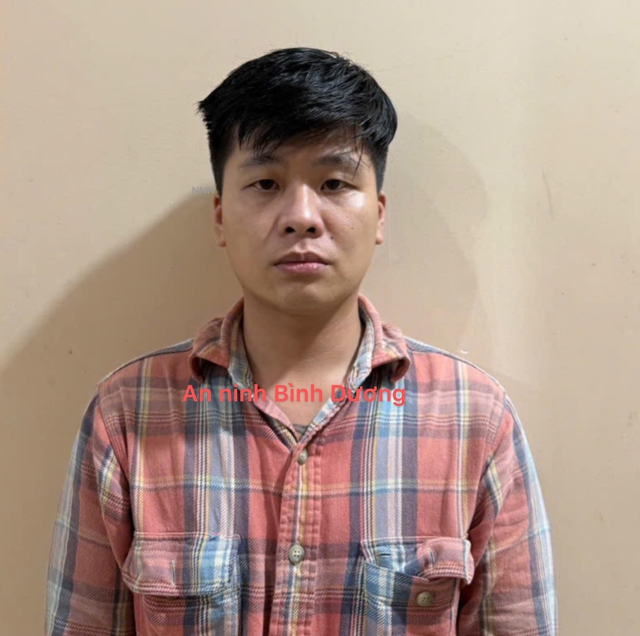 Gây án mạng tại tiệm làm tóc, gã trai ra đầu thú sau hơn 10 năm lẩn trốn- Ảnh 1. Gây án mạng tại tiệm làm tóc, gã trai ra đầu thú sau hơn 10 năm lẩn trốn- Ảnh 1.