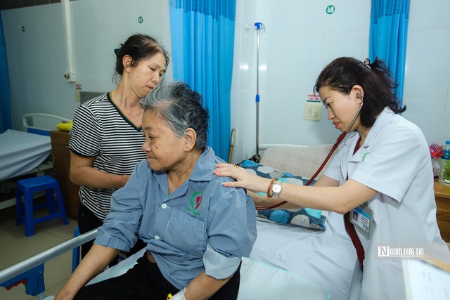 Nỗ lực vì sức khỏe nhân dân- Ảnh 3. Nỗ lực vì sức khỏe nhân dân- Ảnh 3.