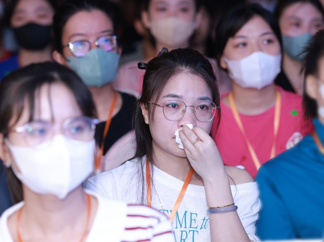 Rơi nước mắt trước câu chuyện của cặp vợ chồng kết hôn, ly hôn rồi lại tái hôn- Ảnh 2. Rơi nước mắt trước câu chuyện của cặp vợ chồng kết hôn, ly hôn rồi lại tái hôn- Ảnh 2.