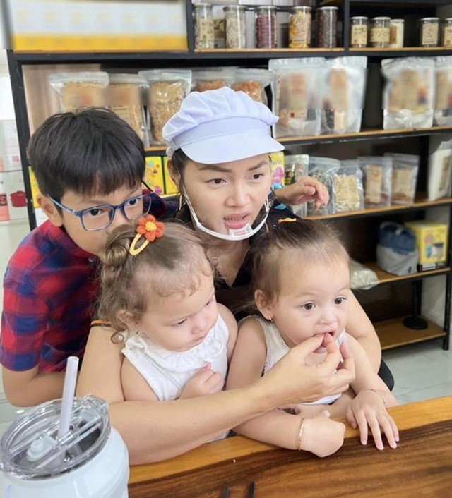Nàng hậu nghiện con: Làm mẹ đơn thân của 5 nhóc tỳ, bí mật kết hôn ở Mỹ- Ảnh 5. Nàng hậu nghiện con: Làm mẹ đơn thân của 5 nhóc tỳ, bí mật kết hôn ở Mỹ- Ảnh 5.