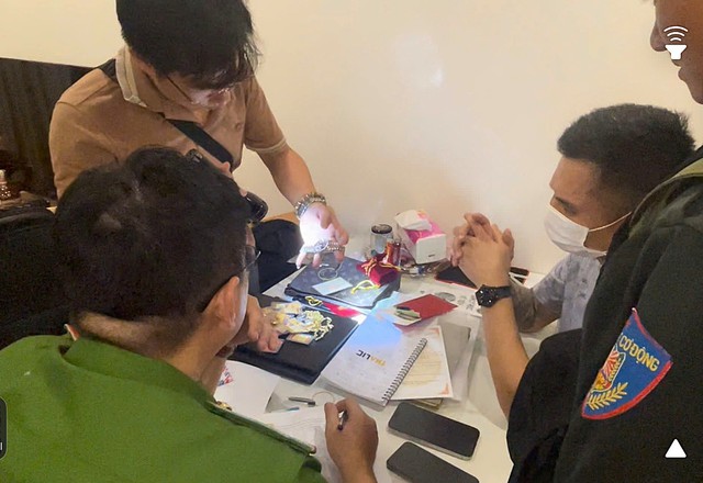 Bắt giữ nhóm đối tượng hoạt động lừa đảo chiếm đoạt tài sản xuyên Việt- Ảnh 6. Bắt giữ nhóm đối tượng hoạt động lừa đảo chiếm đoạt tài sản xuyên Việt- Ảnh 6.