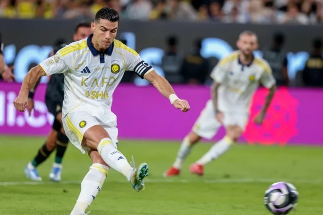 Ronaldo đã kết thúc mùa giải với tư cách là cầu thủ ghi nhiều bàn thắng nhất tại Saudi Pro League 2024/25. (Ảnh: Fayez NURELDINE) Ronaldo đã kết thúc mùa giải với tư cách là cầu thủ ghi nhiều bàn thắng nhất tại Saudi Pro League 2024/25. (Ảnh: Fayez NURELDINE)